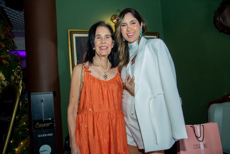 sete décadas - Rodeada de amigas especiais, Branca de Castro comemora seu aniversário no Caravaggio