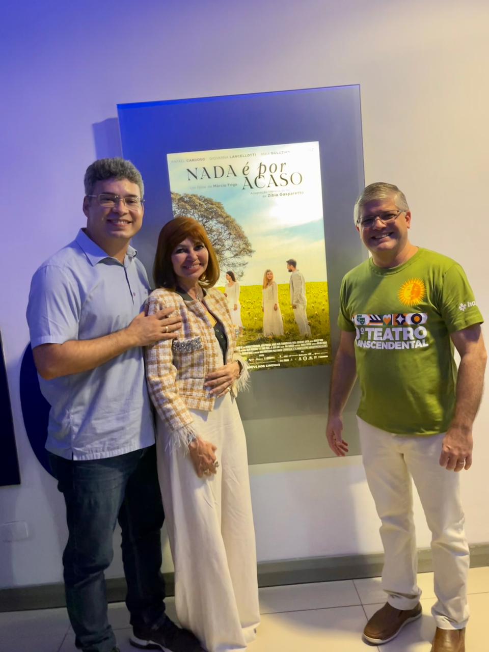 Felipe Ribeiro e Dilce Maria prestigiam pré-estreia do filme Nada É Por Acaso