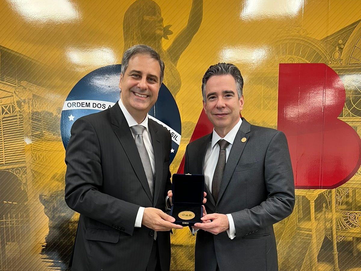 Rocha Neto é agraciado com a Medalha Advogado Padrão 2022