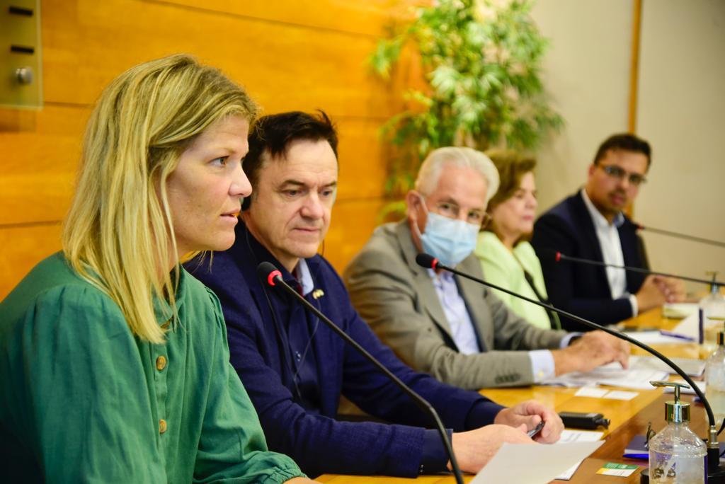 FIEC recebe comitiva de empresários da Noruega para estreitamento de relações com foco na produção do hidrogênio verde