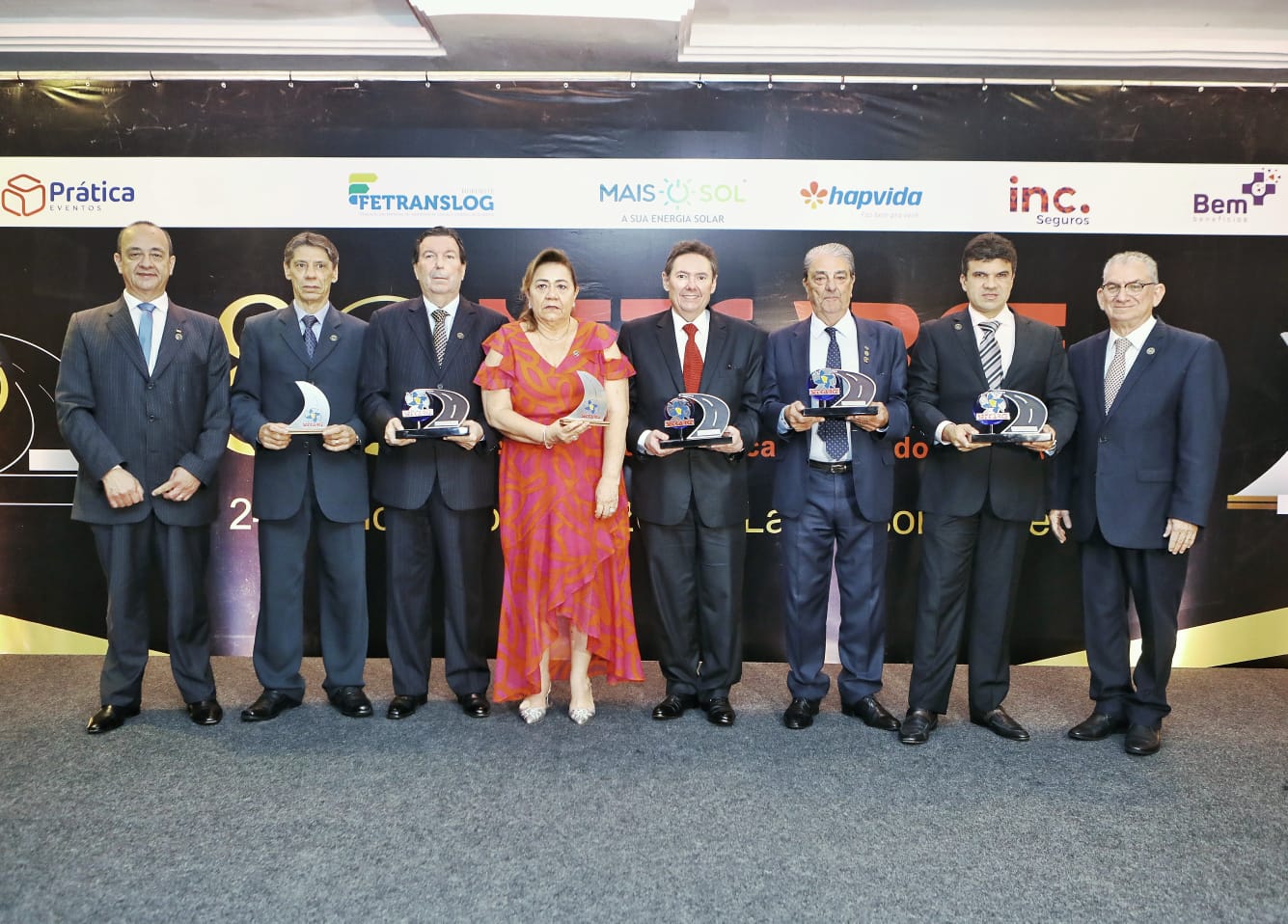 SETCARCE realiza premiação em reconhecimento à atuação de grandes nomes do empresariado cearense