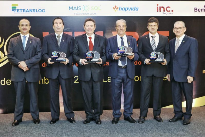 Sessão Solene - SETCARCE realiza premiação em reconhecimento à atuação de grandes nomes do empresariado cearense