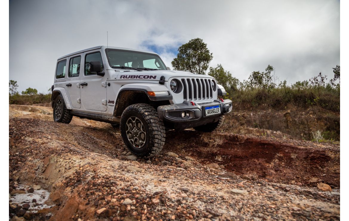 Jeep Wrangler chega com linha 2023 ao mercado