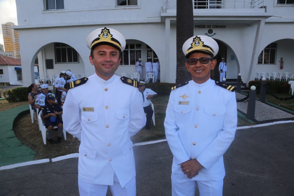1º Ten Pimentel E Capelão Naval José Roberto