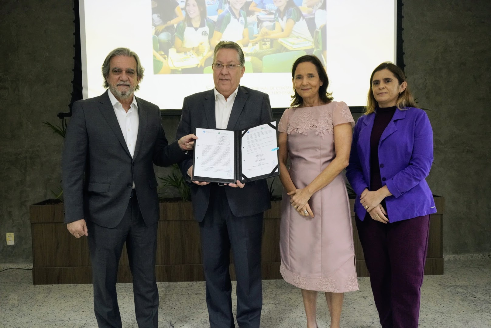 Em iniciativa pioneira no Brasil, alunos da rede estadual do Ceará terão disciplina de Formação para Cidadania e Controle Social Em iniciativa pioneira no Brasil, alunos da rede estadual do Ceará terão disciplina de Formação para Cidadania e Controle Social