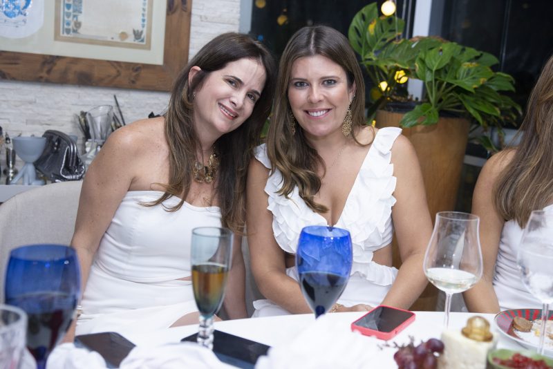 Natal das Amídalas - Georgeana Guedes realiza uma animada confraternização em seu elegante endereço