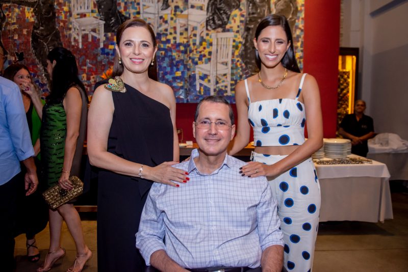 SESSÃO PARABÉNS - Lúcia e Maurício Medeiros celebram a chegada da nova idade em dose dupla