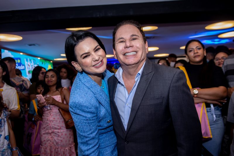 Lançamento - Maria Sooder realiza sessão de autógrafos de seu livro “A Pequena Maria e a Semente do Amor” no Shopping RioMar Fortaleza