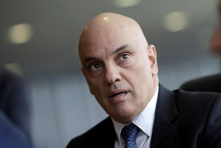 Alexandre de Moraes manda Telegram excluir mensagem sobre PL das Fake News e ameaça suspender app no Brasil