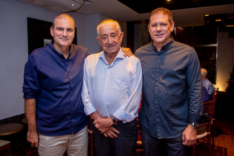 SESSÃO PARABÉNS - Lúcia e Maurício Medeiros celebram a chegada da nova idade em dose dupla