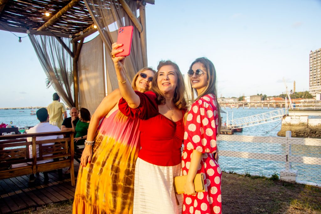 Ana Cristina Camelo, Jória Araripe E Júlia Camelo