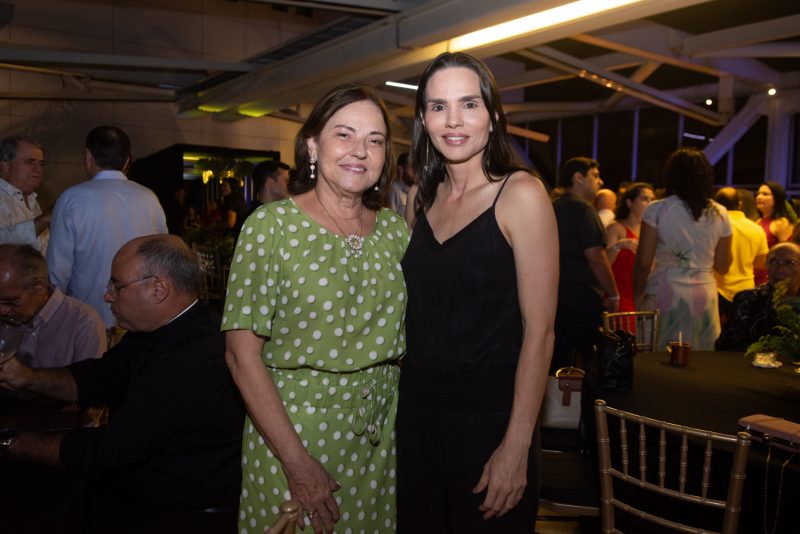 Noite especial - Beto Studart comanda a confraternização de fim de ano da BSPAR no sky lounge do BS Design