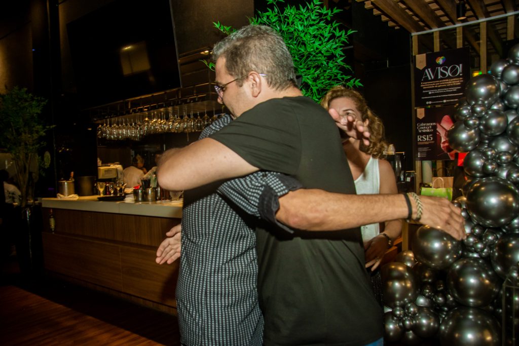 
				André Mota e Edson Queiroz Neto 
				