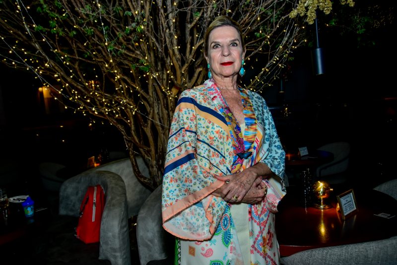 Happy Birthday - Lázaro Medeiros comemora a nova idade rodeado de amigos no Vasto Restaurante