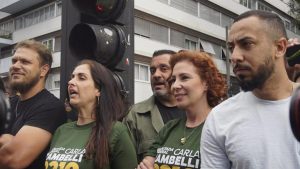 Carla Zambelli (pl) Tem 48 Horas Para Entregar Sua Pistola Com A Munição, Conforme Determinou Ste. Foto Divulgação.