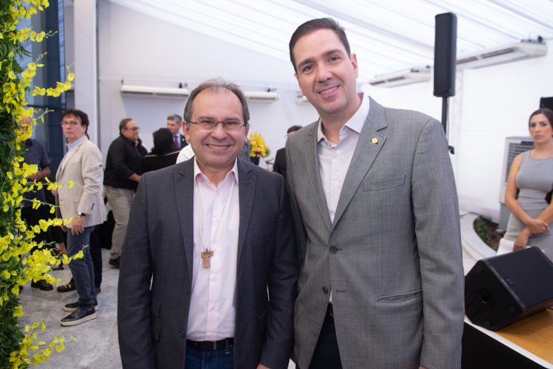 FIEC - Ricardo Cavalcante recebe governadora Izolda Cela em tradicional almoço na Casa da Indústria