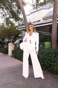 Carol Magalh Es Almoço Carol Bassi Em Miami Crédito Higor Blanco