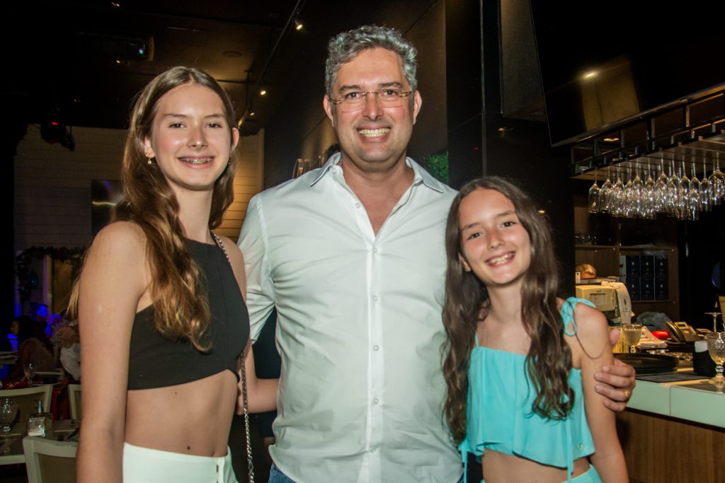 
				Clara, Murilo e Lisa Pascoal 
				