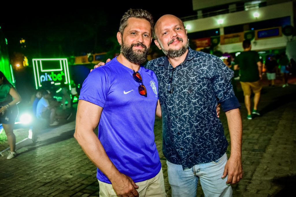 Claudio E Clécio Queiroz