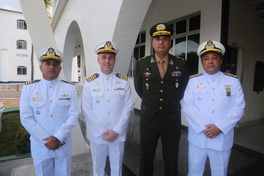 Comandantes Daniel Rocha E Valenca, Gen Akllão E Vice Almirante André