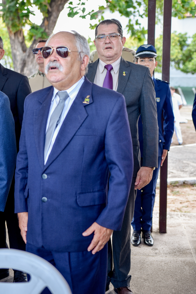 Comte Sérgio E Jamiro Dias