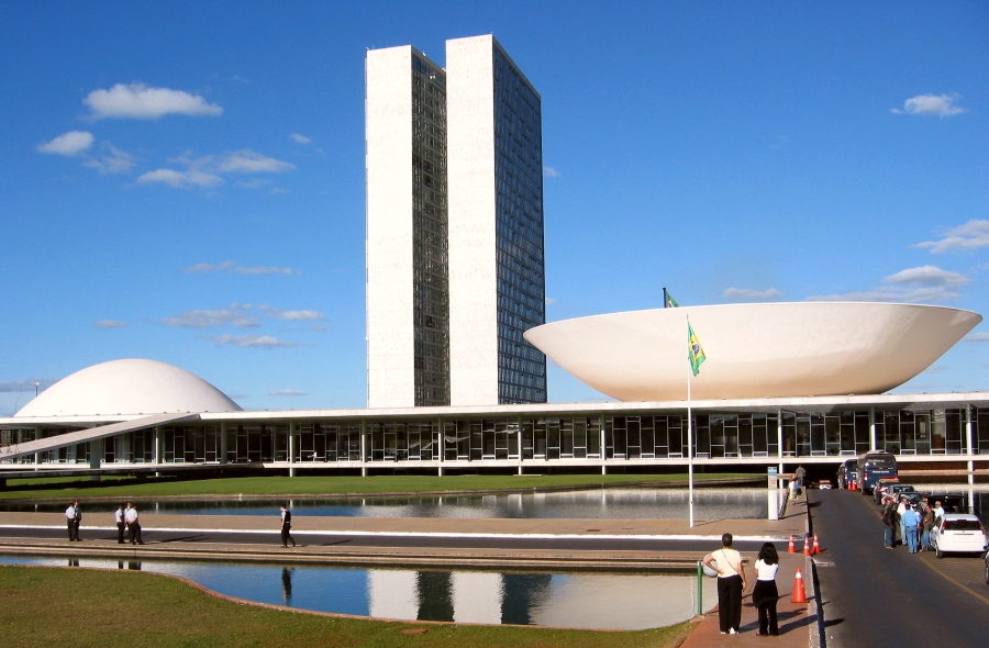 Congresso derruba veto de Bolsonaro e União terá de compensar estados com verbas destinadas à saúde e educação