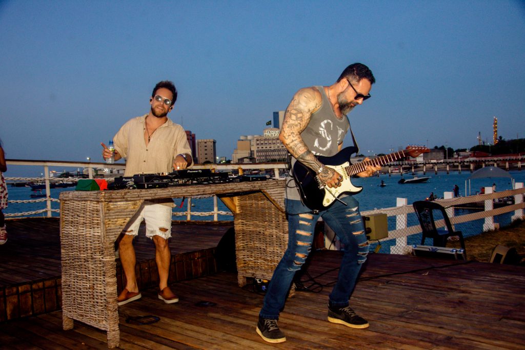 Dj Thiago Camargo E Pilho