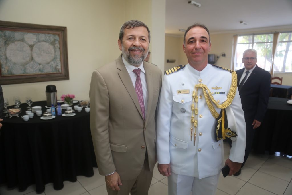 Elcio Batista E Cp De Mar E Guerra Sêda