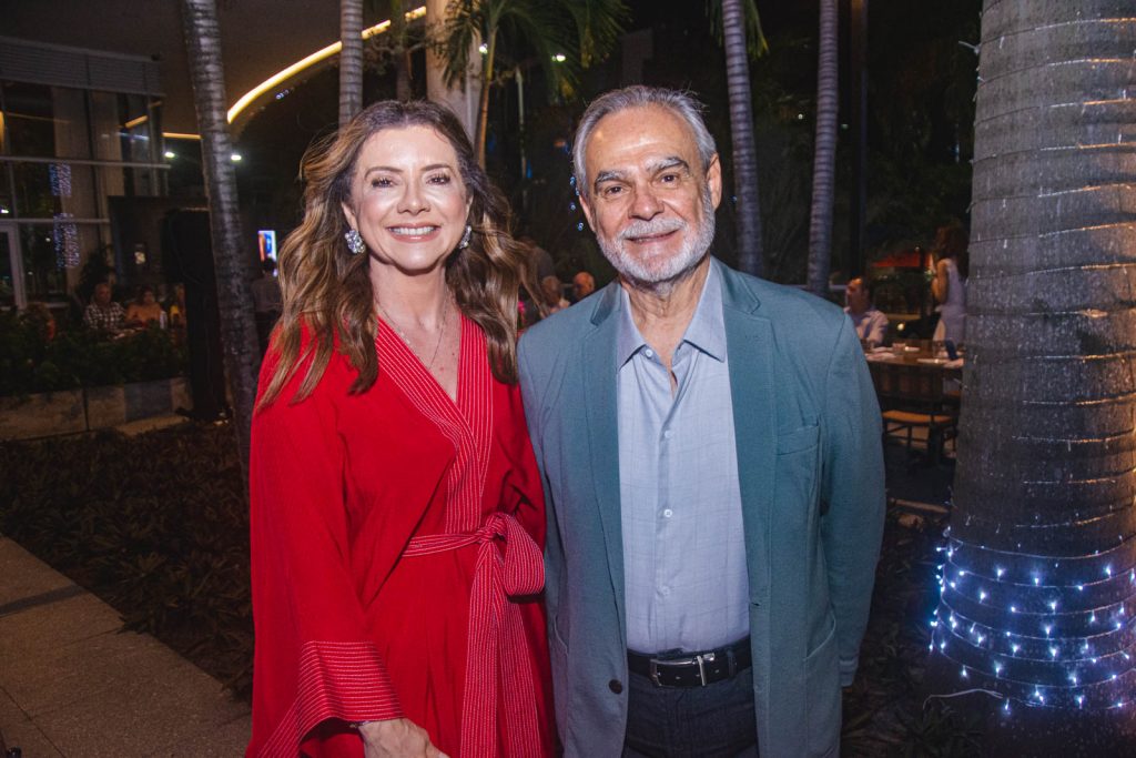 Emilia Buarque E Max Perlingeiro