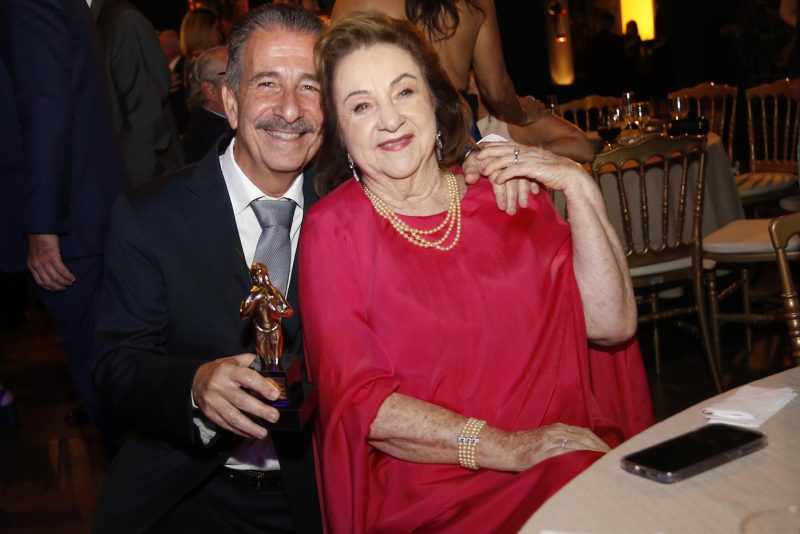 Troféu Iracema 2022 - CDL Fortaleza entrega troféu de Lojista do Ano a Emílio Ary Filho