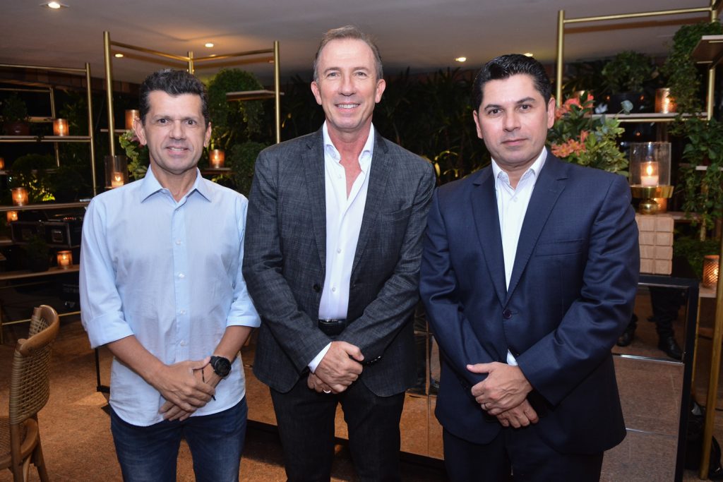 Erick Vasconcelos, Philippe Godefroit E Pompeu Vasconcelos (4)