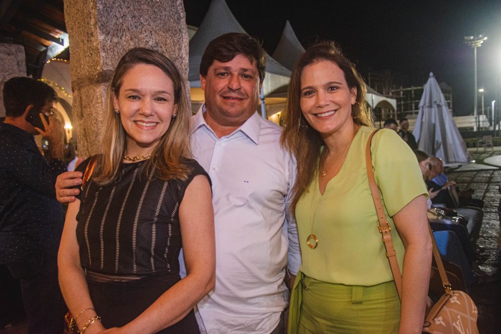 
				Érika Lima, George Lima e Ticiana Lima   
				