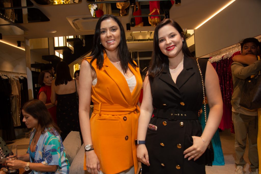 Fabia Bezerra E Monaliza Pessoa