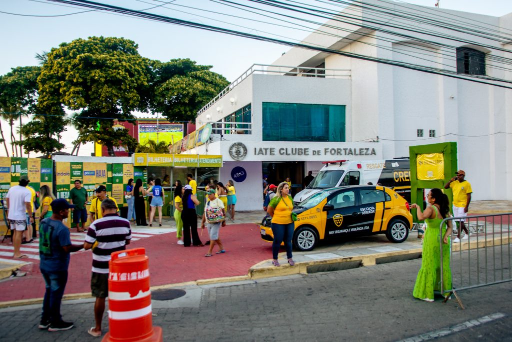 Fortal Na Copa No Iate Clube. Brasil X Camarões (2)