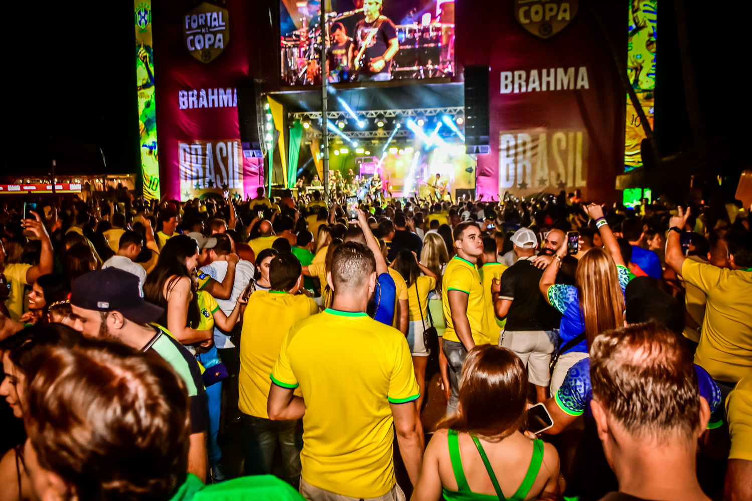 Alegria, vibração e festa marcam o jogo do Brasil X Coreia do Sul no Iate Clube de Fortaleza