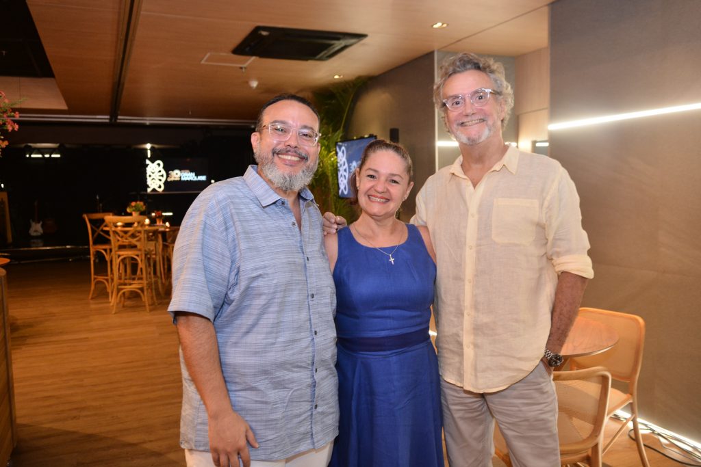 Helly Ellery, Verônica Barbazan E Léo Gondim