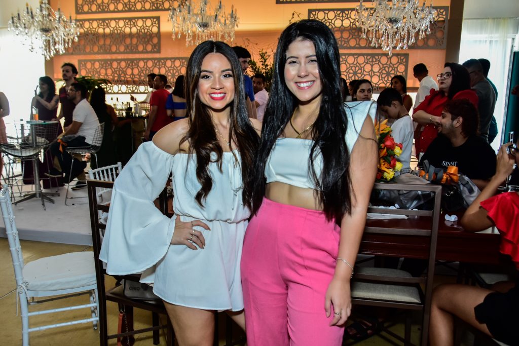 Isadora Rodrigues E Livia Nadia