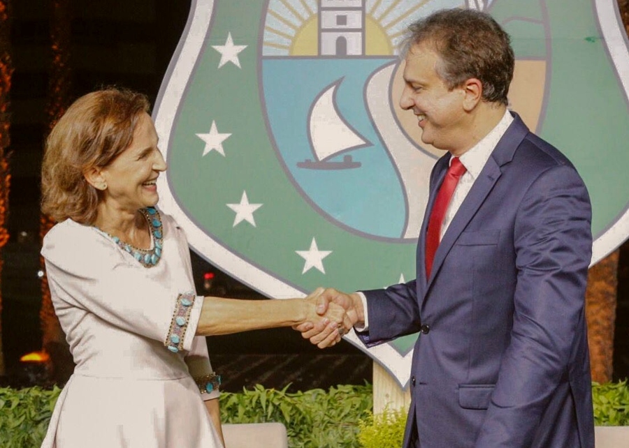 Camilo anuncia Izolda Cela para atuar como secretária-executiva em Brasília