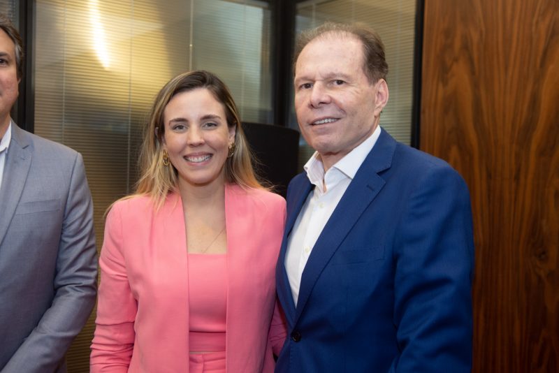 FIEC - Ricardo Cavalcante recebe governadora Izolda Cela em tradicional almoço na Casa da Indústria