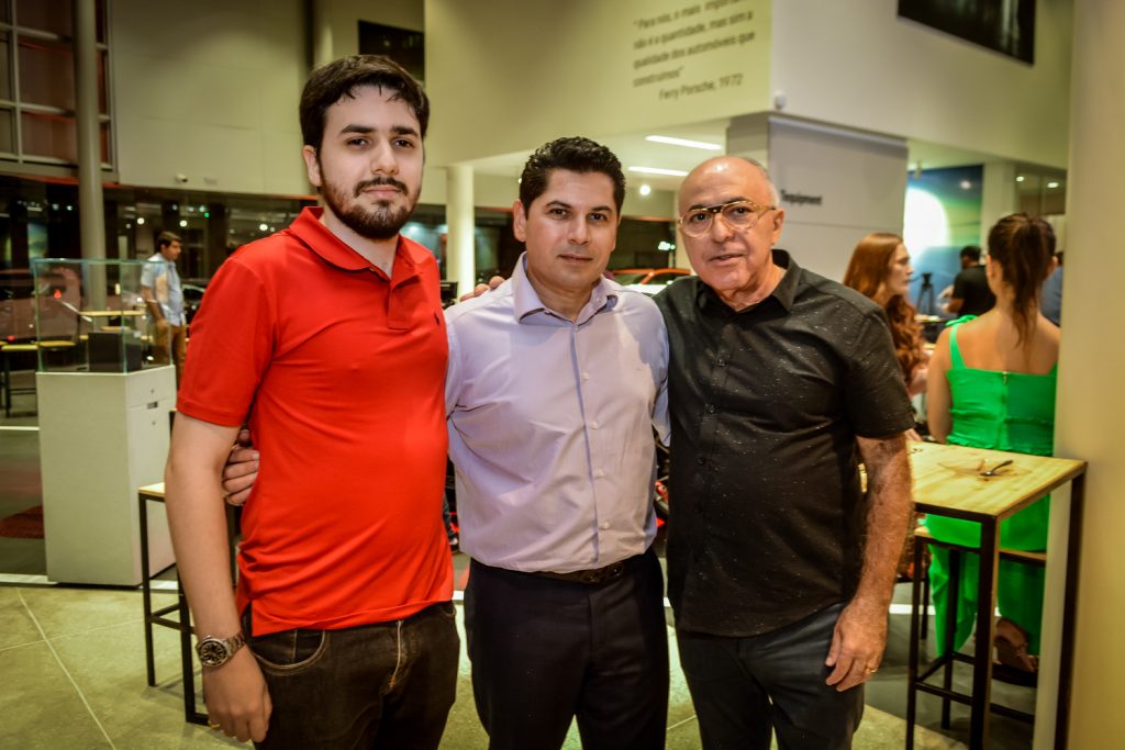 João Pedro Accioly, Pompeu Vasconcelos E Giovanne Accioly