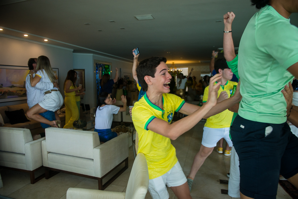 Rafaela e Deib Otoch recebem para a partida Brasil x Croácia pelas quartas  de final da Copa do Catar 2022 - Portal IN - Pompeu Vasconcelos - Balada IN