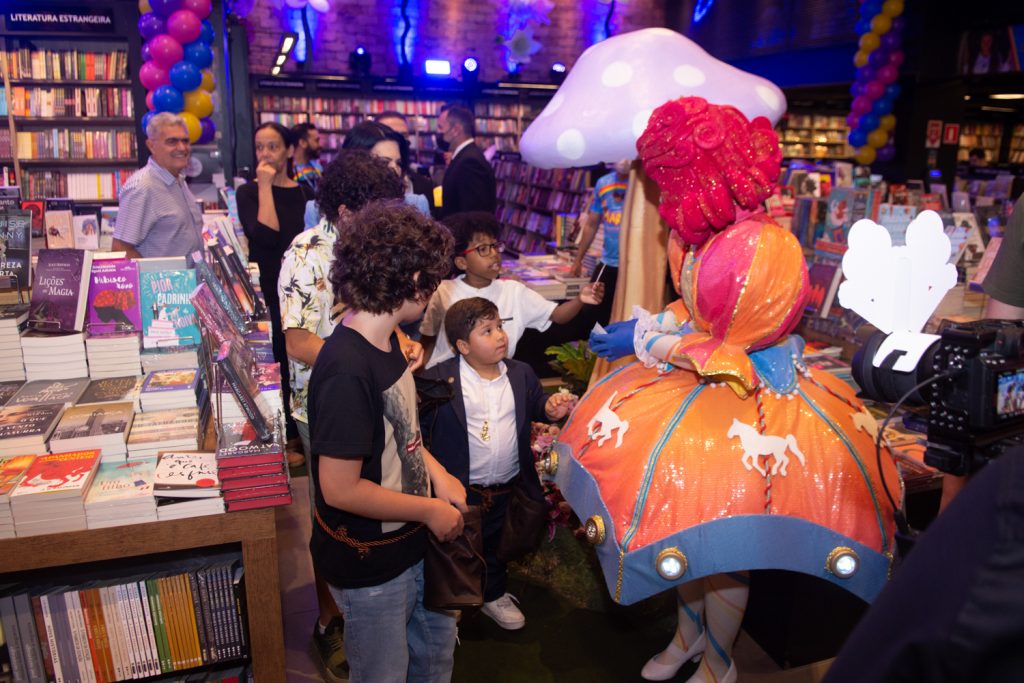 Lançamento Do Livro A Pequena Maria E A Semente Do Amor De Maria Sooder (2)