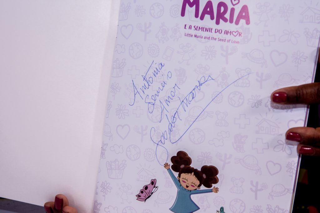 Lançamento Do Livro A Pequena Maria E A Semente Do Amor De Maria Sooder (25)