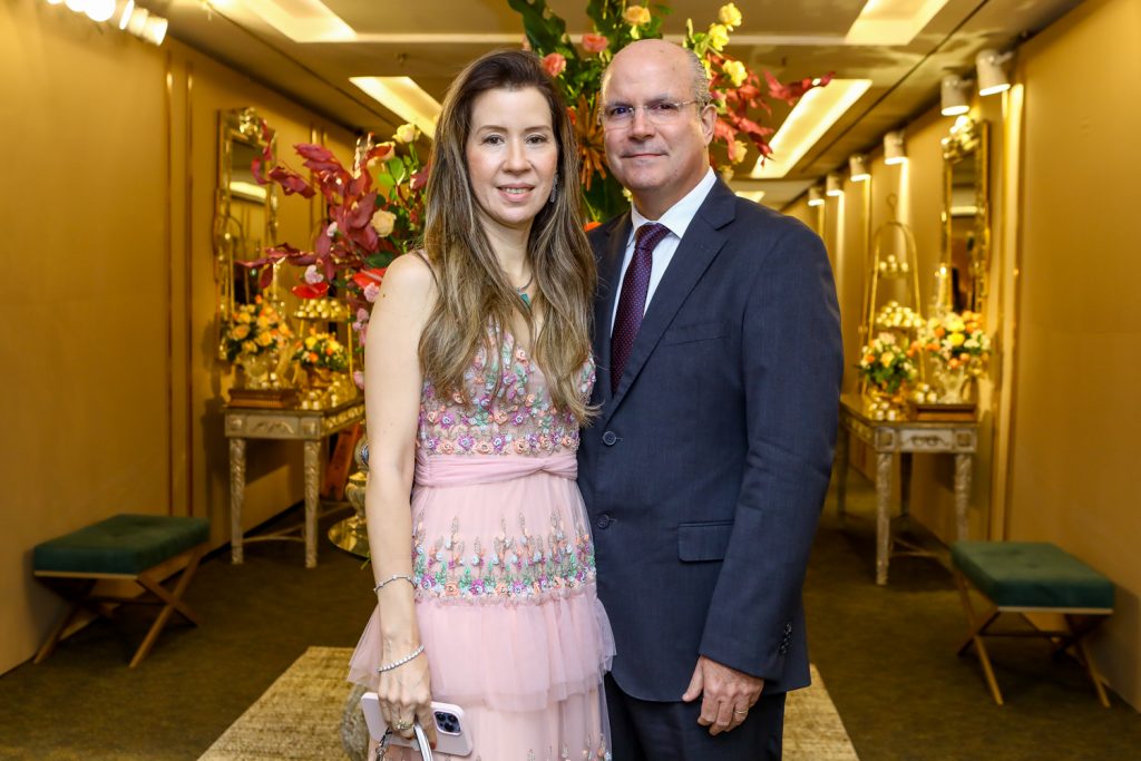 Lara E Eugenio Pequeno