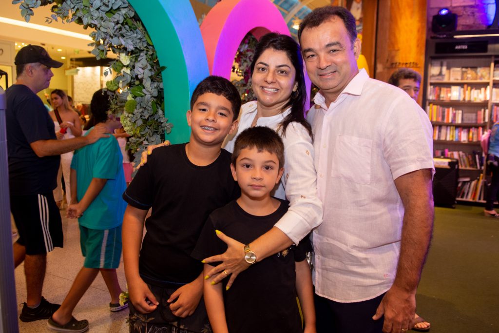 Léo E Gustavo E Carla Roma E Fabio Holanda