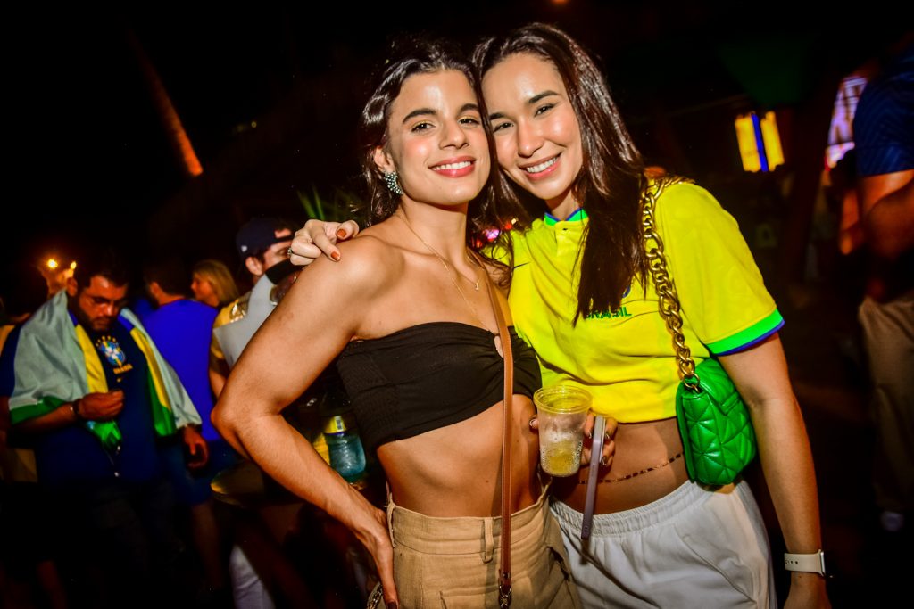 Leticia Oliveira E Yara Braga
