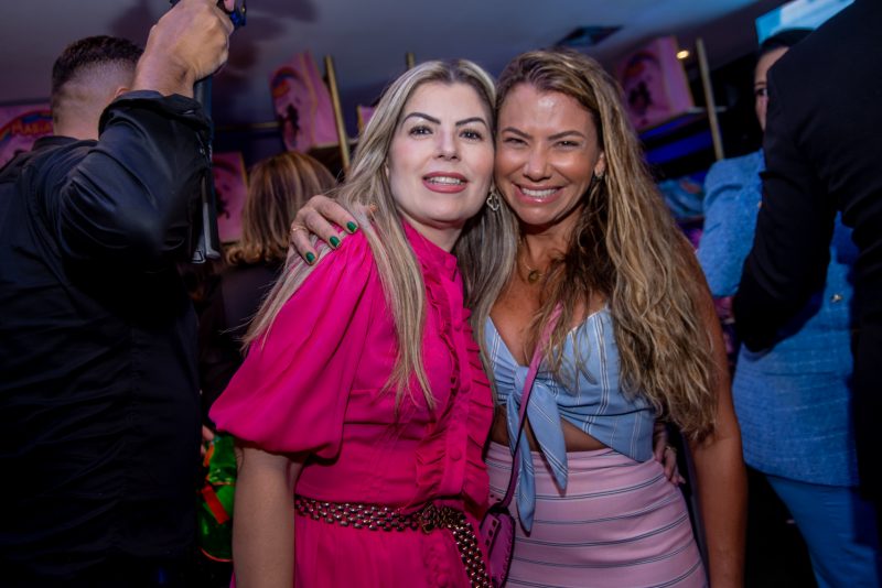 Lançamento - Maria Sooder realiza sessão de autógrafos de seu livro “A Pequena Maria e a Semente do Amor” no Shopping RioMar Fortaleza