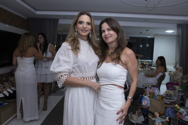 Natal das Amídalas - Georgeana Guedes realiza uma animada confraternização em seu elegante endereço
