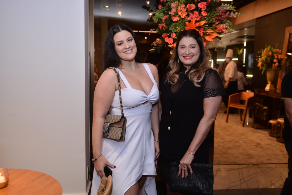 Mirella E Karina Bezerra