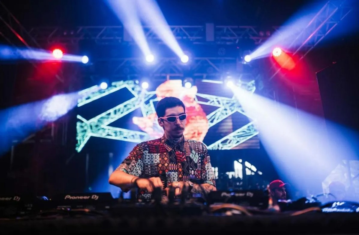 DJ Mochakk fará primeira apresentação na capital cearense ao lado da dupla Fancy Inc